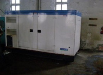 郫县康明斯150kw大型柴油二手发电机组